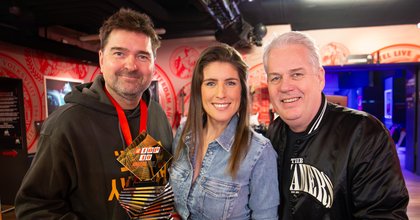 Qmusic-Top-40-Awards-Icon-Award-Acda-en-de-Munnik
